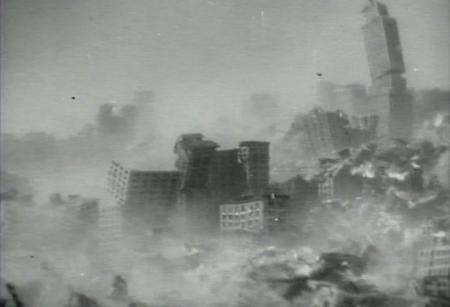 [image of NYC, as it is being destroyed by Dr Vulcan, with the use of the Decimator]
