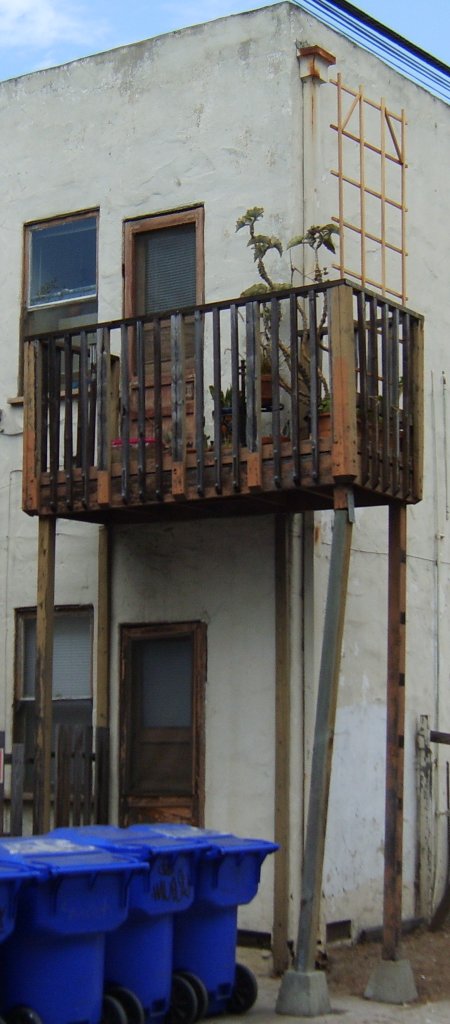[image of a doubtful balcony]