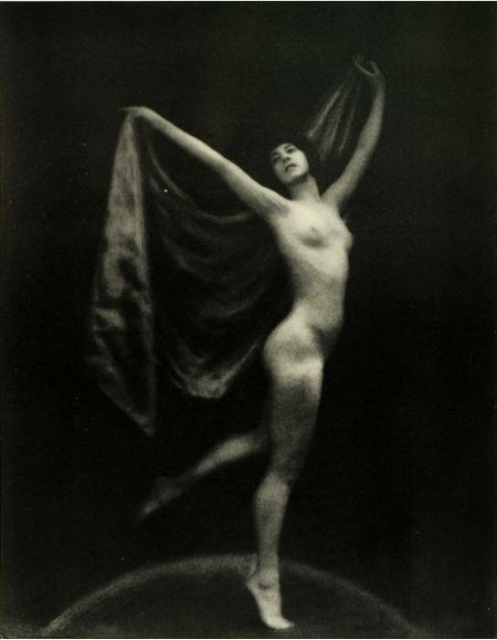 [image of nude dancer, by Maurice Goldberg, entitled 'Ariel', modelled by Dorothy Lee]